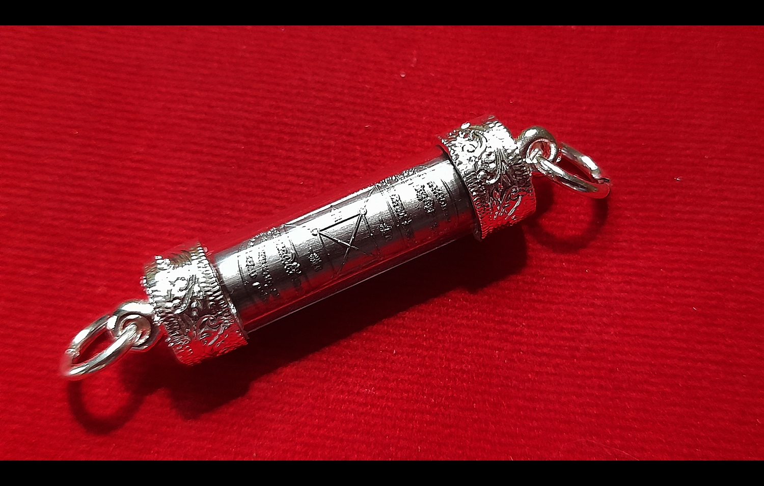 ตะกรุด คาถาเงินล้าน เนื้อตะกั่ว(ตะกั่วรองรับพลังงานได้ดีรองจากทองคำ) (พิธี เสาร์๕) (ยาว3.5ซม) ปี2563 (พร้อมเลี่ยมใส่กรอบ) #รับประกันแท้