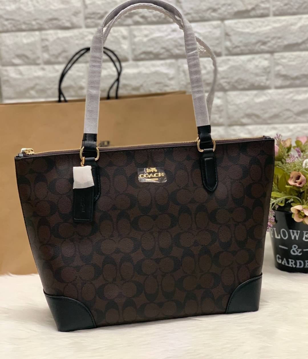COACH 29208 ZIP TOTE IN SIGNATURE BAG (แอดไลน์ก่อนสั่งซื้อ)