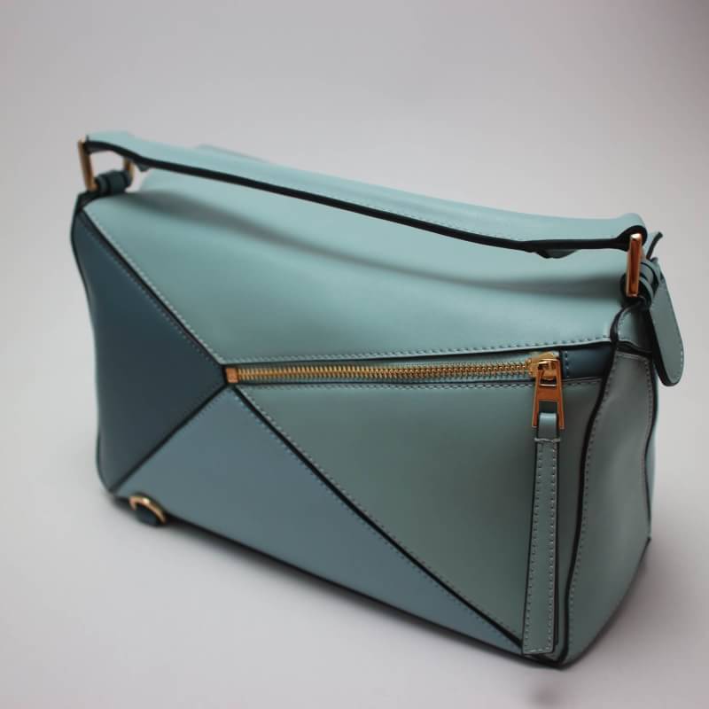 กระเป๋า loe puzzle bag 12 นิ้ว สีฟ้า