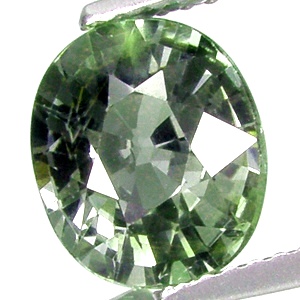 Unheated Sapphire มรกตไม่ผ่านการเผา รูปไข่ 3.17 กะรัต สีเขียวอมสีเขียวตอง สีสวย เนื้อสะอาด ไม่มีตำหนิ มองตาเปล่าสะอาด ไฟดี รูปร่างสวย เจียระไนสวย