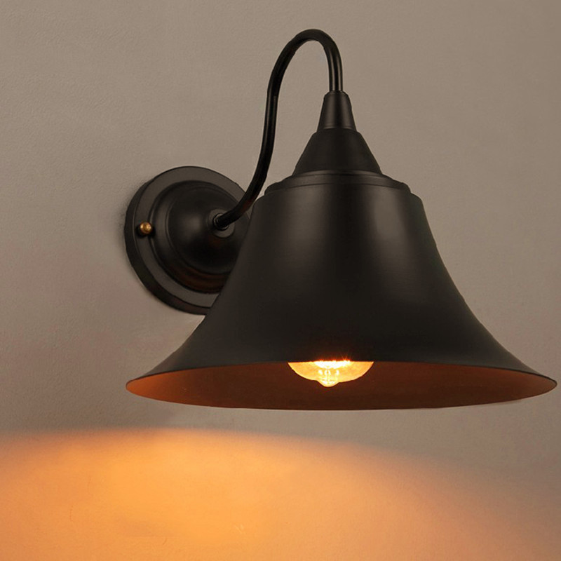 โคมไฟติดผนังเหล็กก้านทรงโค้งสไตล์วินเทจสีดำ [RYD022-X2]