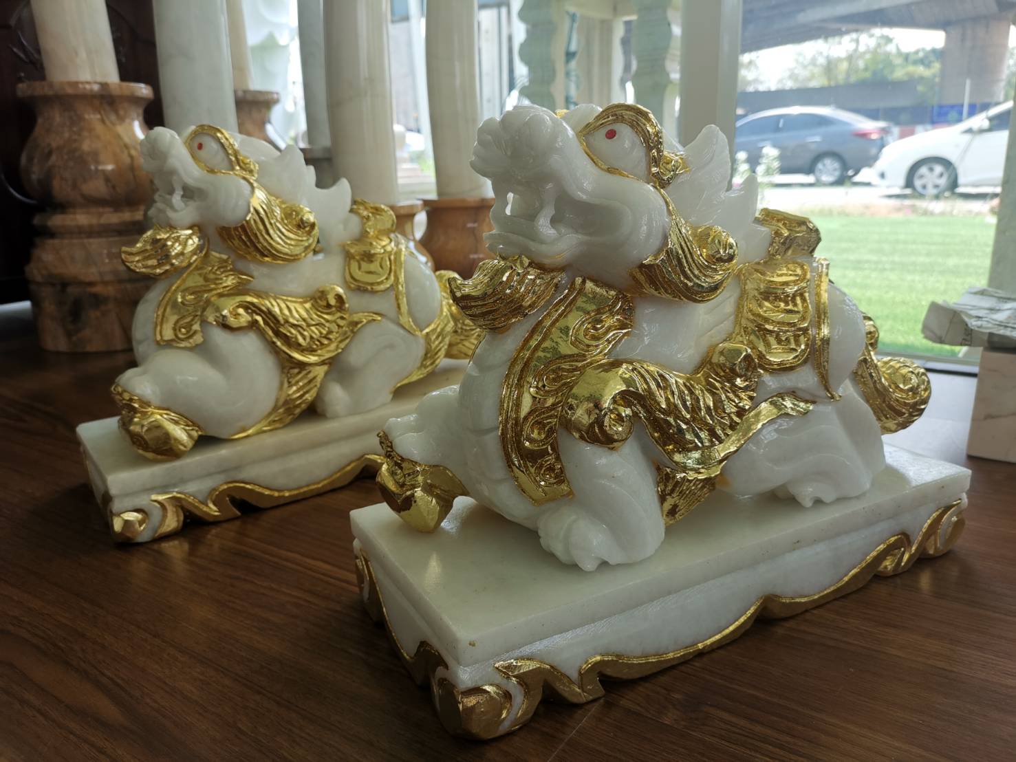 ปีเซียะหอนอ่อนหยกขาวปิดทองคำเปลว ขนาด ยาว 40 ซม