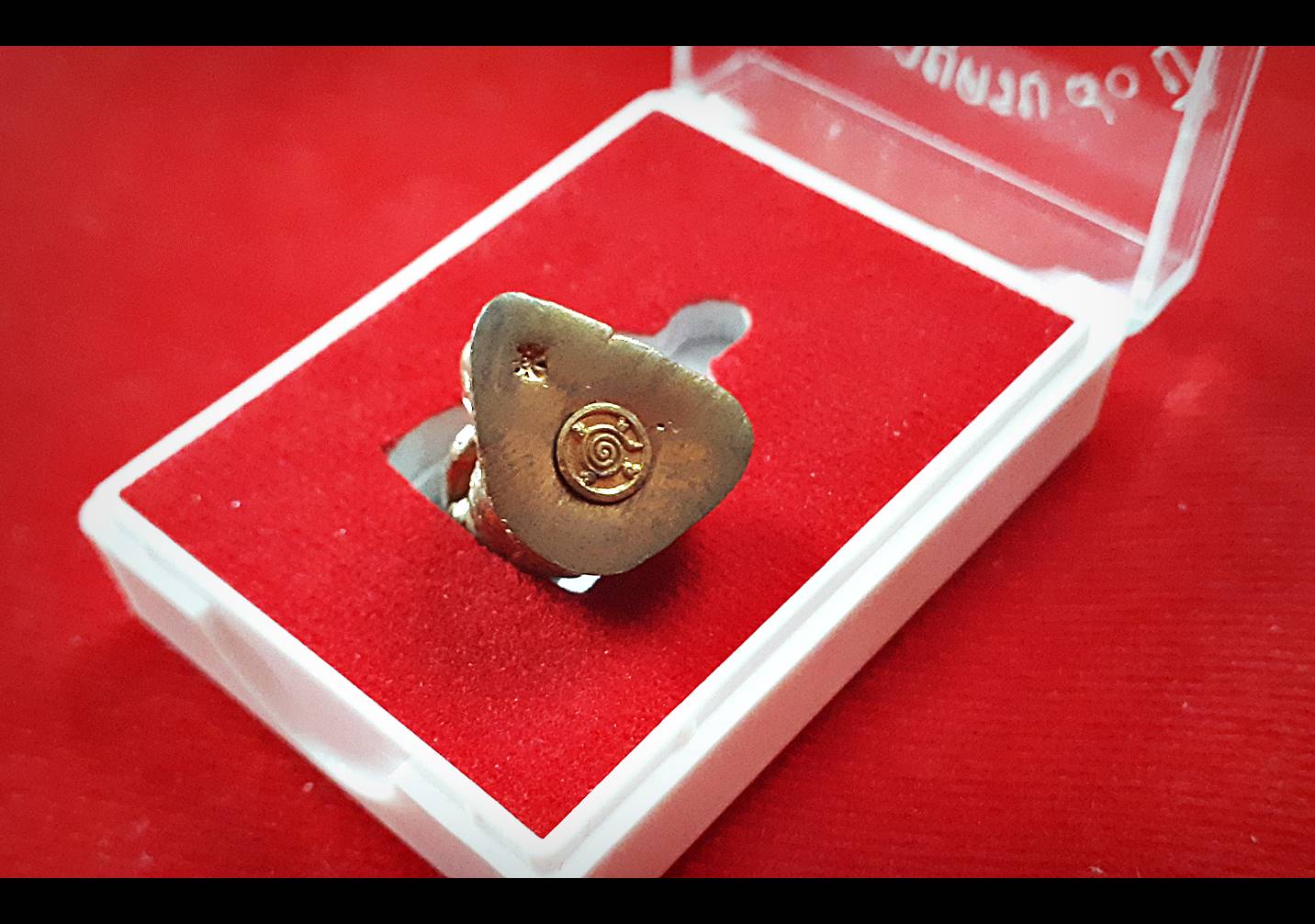 รูปหล่อ หลวงพ่อจำเนียร วัดเขาหลาว (ขนาดเล็ก ลอยองค์ห้อยคอ) เนื้อโลหะชนวน