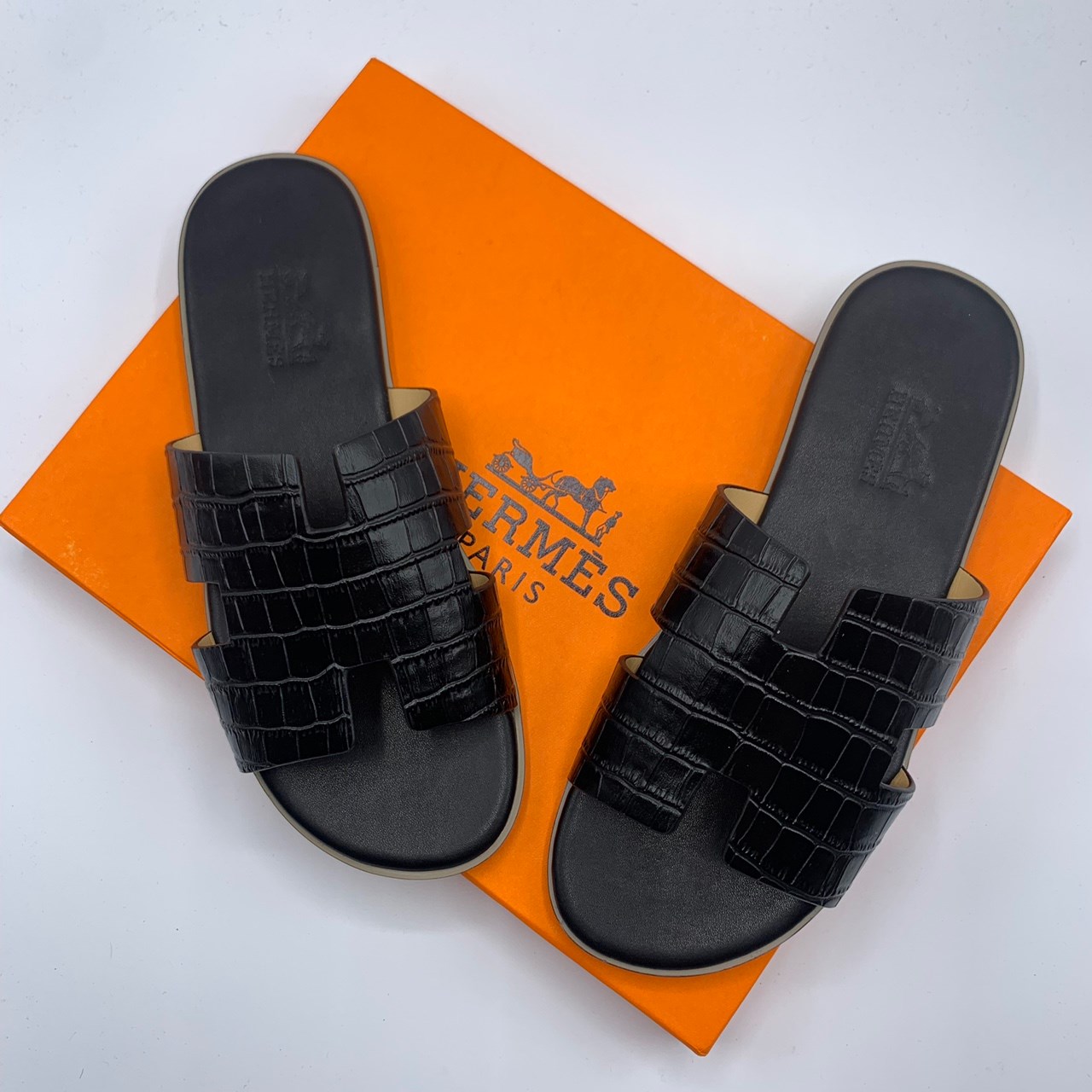 รองเท้าแตะ hm men sandal มีหลายสี หลายแบบ size 38-45 กดดูเพิ่ม