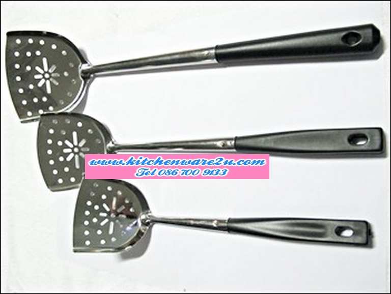 P08345 ตะหลิวเจาะรู 3 นิ้ว ด้ามดำสั้น TP-050 ราคาส่งต่อ 50 โหล: 600 อัน: เฉลี่ย 8 บ/อัน (ขายส่งยกมัด ยกลัง)
