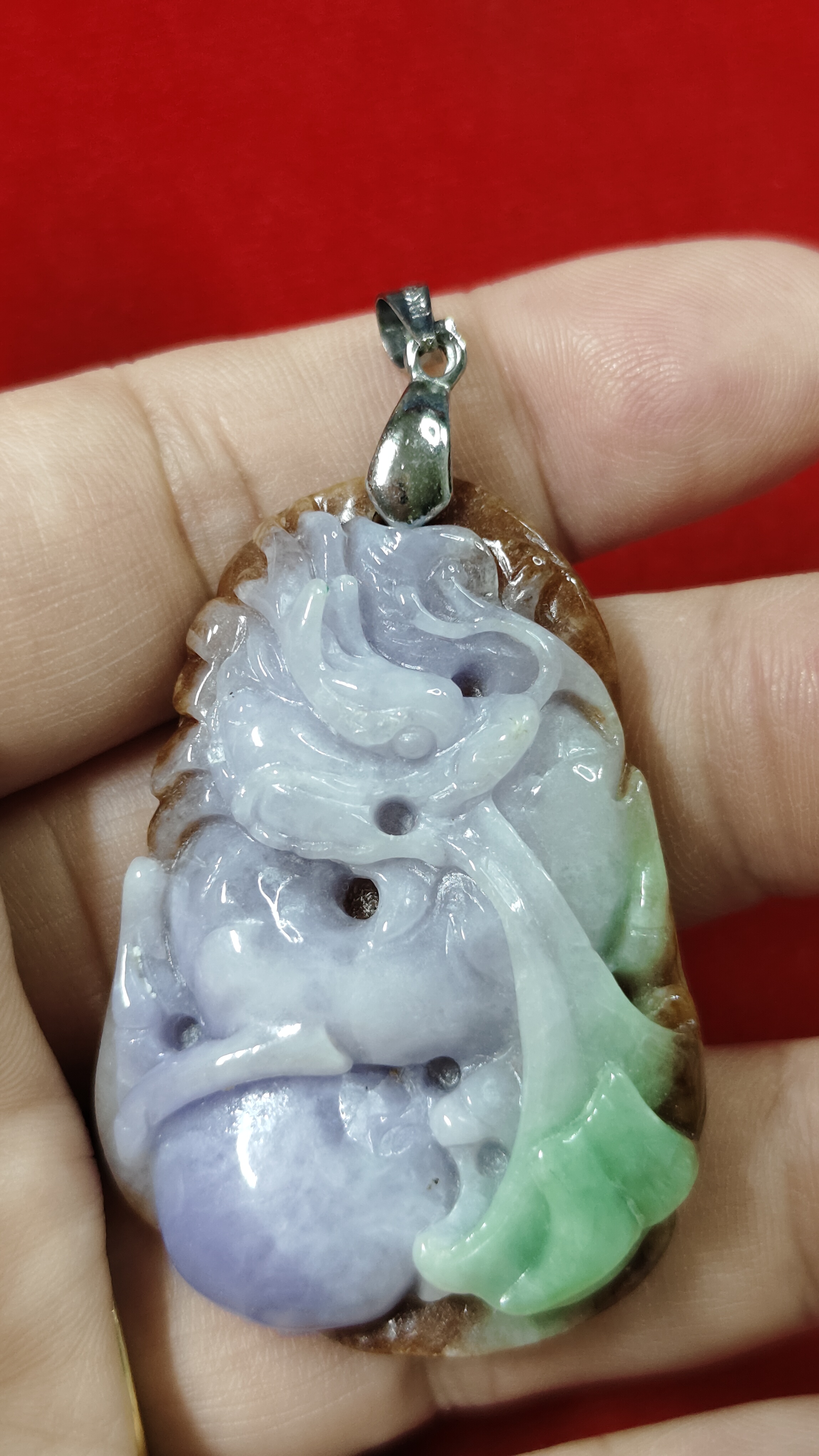 #จี้หยกพม่า 3 สีแกะลายมังกรพ่นไฟ รหัสC-034