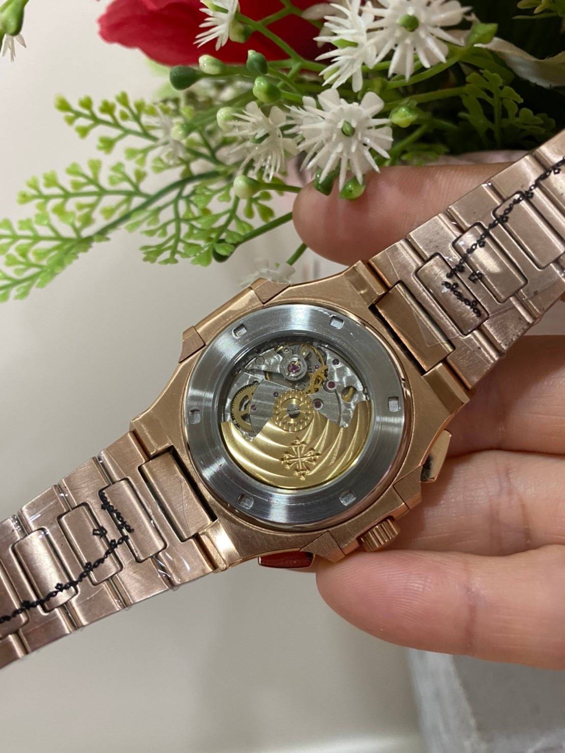 นาฬิกา Patek Philippe รุ่น Men Nautilus สี Ping Gold สายเลสสี Ping Gold สวยสุดๆ