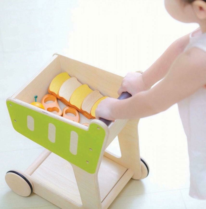 รถเข็นช็อปปิ้งไม้ปลอดสารพิษ PlanToys Shopping Cart
