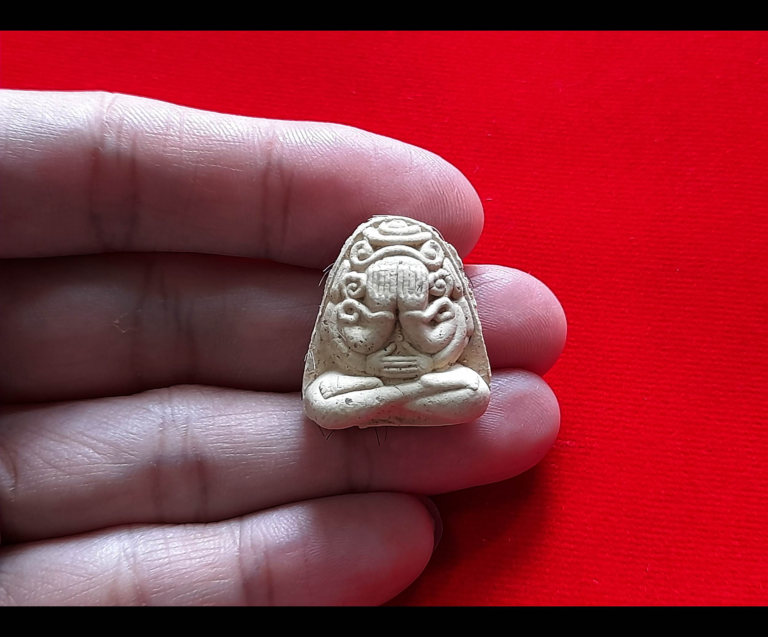 พระปิดตา มหาลาภ ยันต์ยุ่ง 4มือ หลังยันต์นะพรชัย (#ชุดรวม3องค์) ปี2542 เนื้อผง(รวมผงมวลสาร+เส้นผมเกศา+พลอยเสก เศษลูกแก้วสารพัดนึก) #รับประกันแท้และทัน - หลวงพ่อยุงยุทธ วัดเขาไม้แดง จ.ชลบุรี