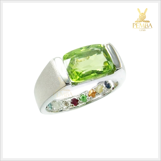 แหวนเพริดอตแท้ ฝังนพเก้า เงินแท้ ชุบทองคำขาว แหวนพลอยแท้