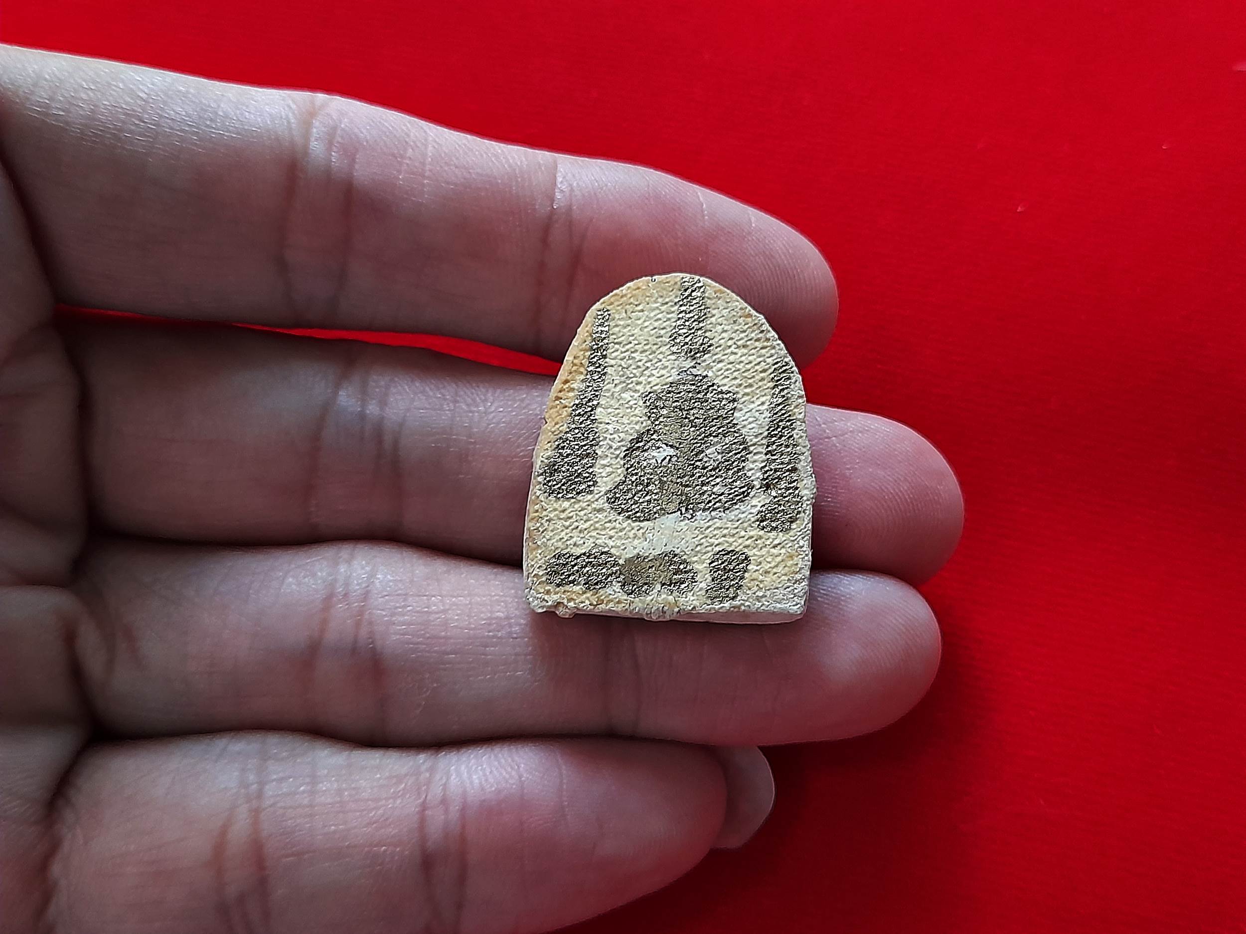 พระซุ้มกอแหวกม่าน เนื้อผง(เมตตา) ปี256X #รับประกันแท้ - พระอาจารย์ชลเทพ(พระอาจารย์เอราวัณ)