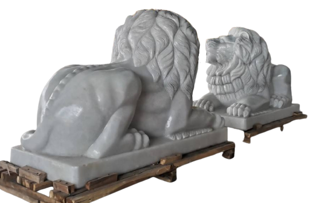 สิงโตฝรั่งหินอ่อนขาว ขนาดยาว 123 เซนติเมตร สูง 80 เซนติเมตร กว้าง51 เซนติเมตร