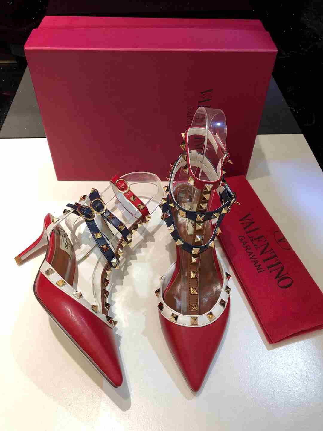 รองเท้า valen rockstud ไซส์ 34-42