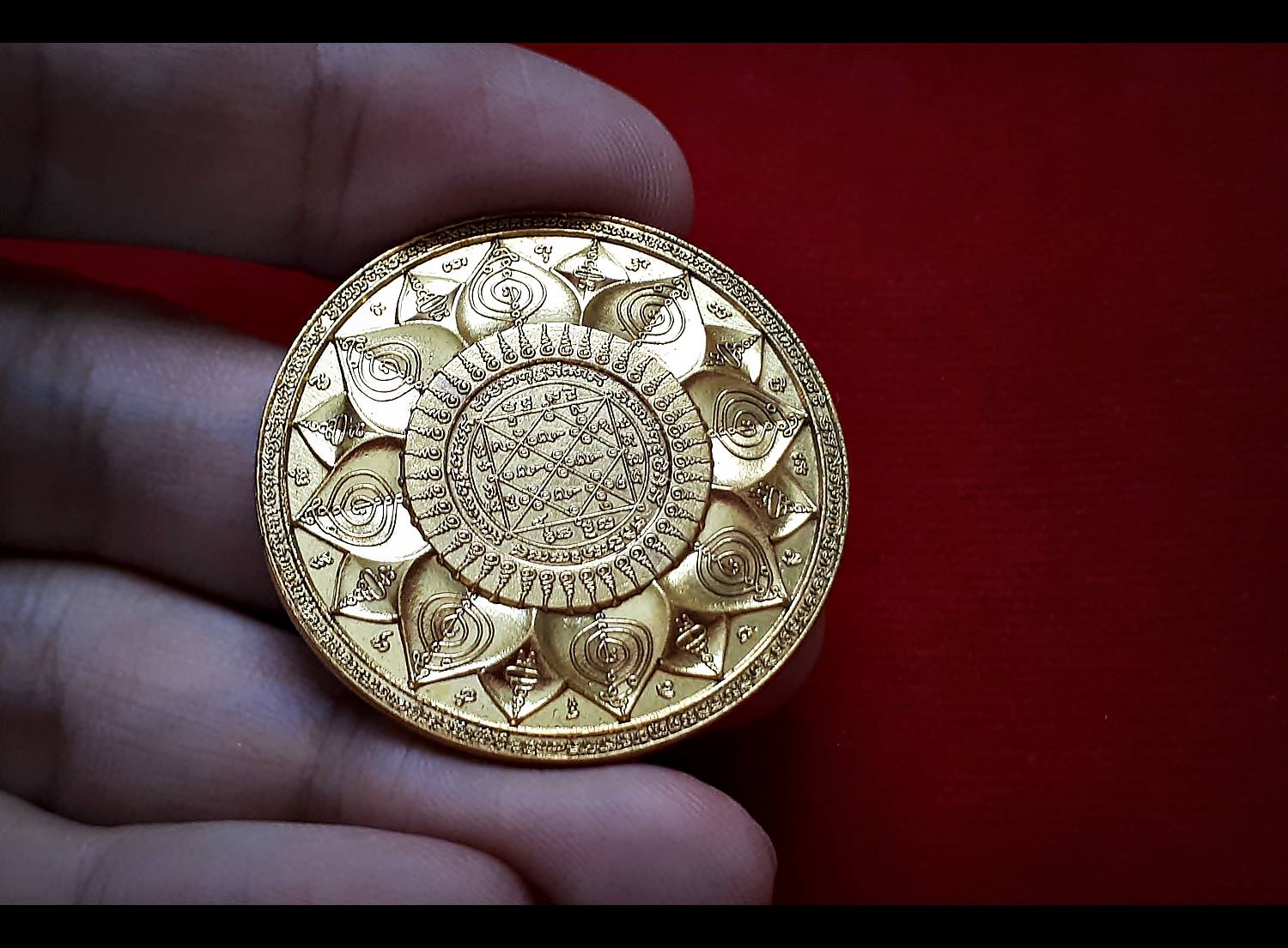 เหรียญทำน้ำมนต์ 7ขัน ฤาชา8ทิศ เนื้อทองแดง (ชุบทองคำ เพิ่มเติม) (ตำรับตำราวิชา พระอาจารย์ชาญณรงค์ อภิชิโต) ปี2561