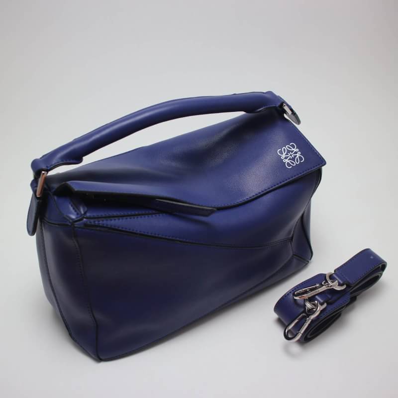 กระเป๋า loe puzzle bag 12 นิ้ว สีน้ำเงิน