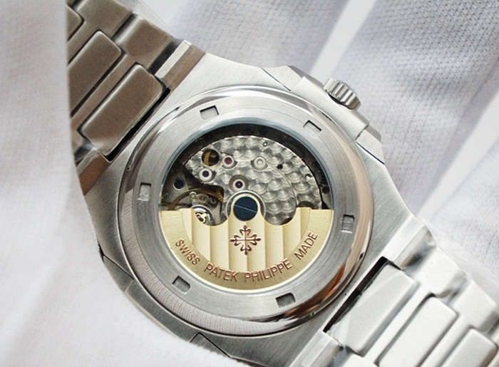 นาฬิกา Patek Philippe รุ่น Men Nautilus สีเงิน สายเลสสีเงิน หน้าปัดสีดำสวยสุดๆ