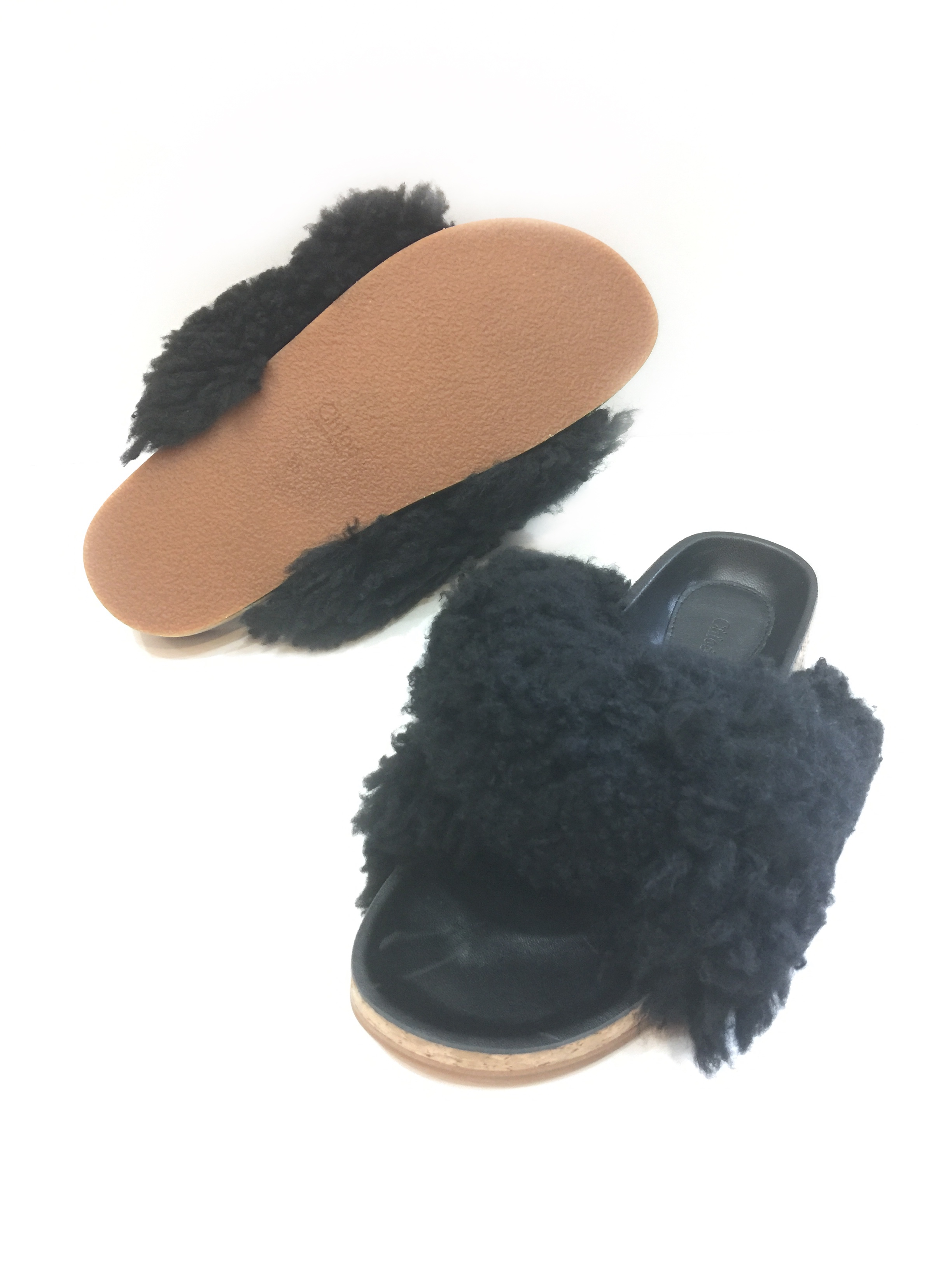 CHLOÉ SHEARLING FUR FLAT SLIDE SANDAL, FAWN
