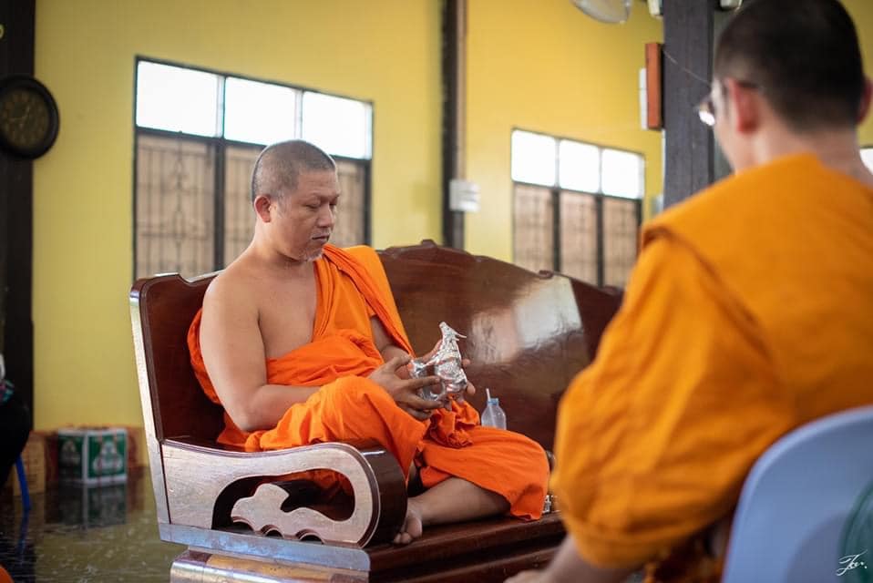 ตะโพน(ใหญ่) (ชื่อเสียงโด่งดัง มหาลาภเมตตาเสหน่ห์) - (งานแฮนเมด ทำมือ วัสดุจากหนังวัวแท้ ฐานไม้สักทอง) (ขนาดตั้งบูชา) รุ่น2 - (พิธี เสาร์๕)ปี2563