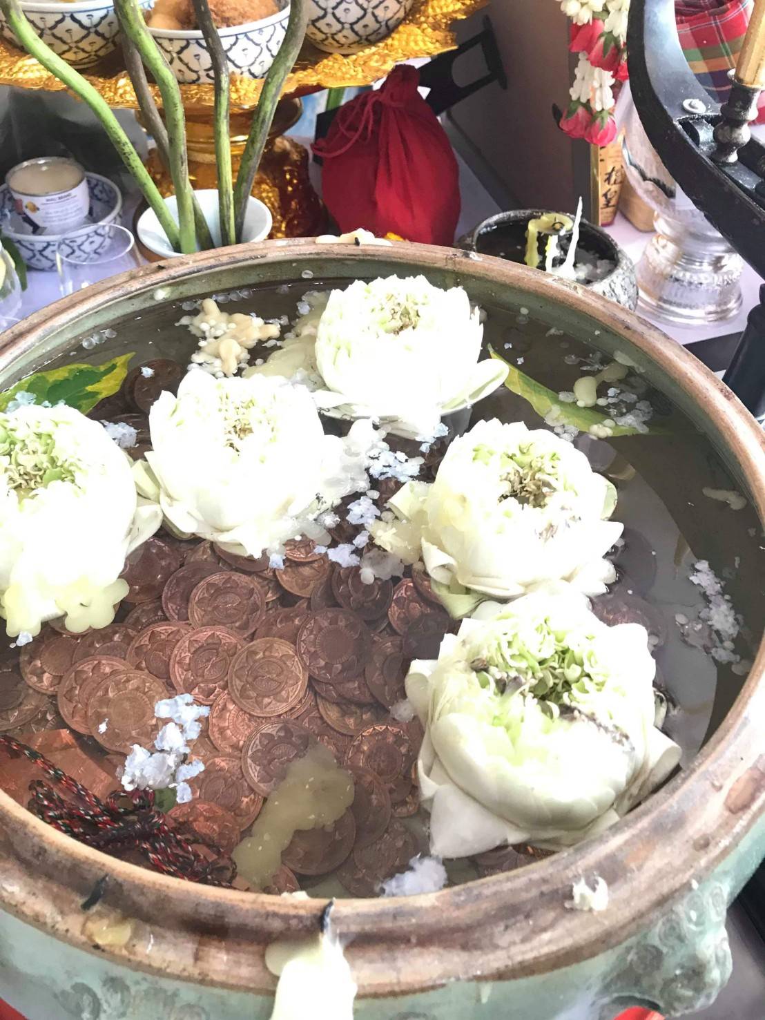 เหรียญทำน้ำมนต์ 7ขัน ฤาชา8ทิศ เนื้อทองแดง (ชุบทองคำ เพิ่มเติม) (ตำรับตำราวิชา พระอาจารย์ชาญณรงค์ อภิชิโต) ปี2561