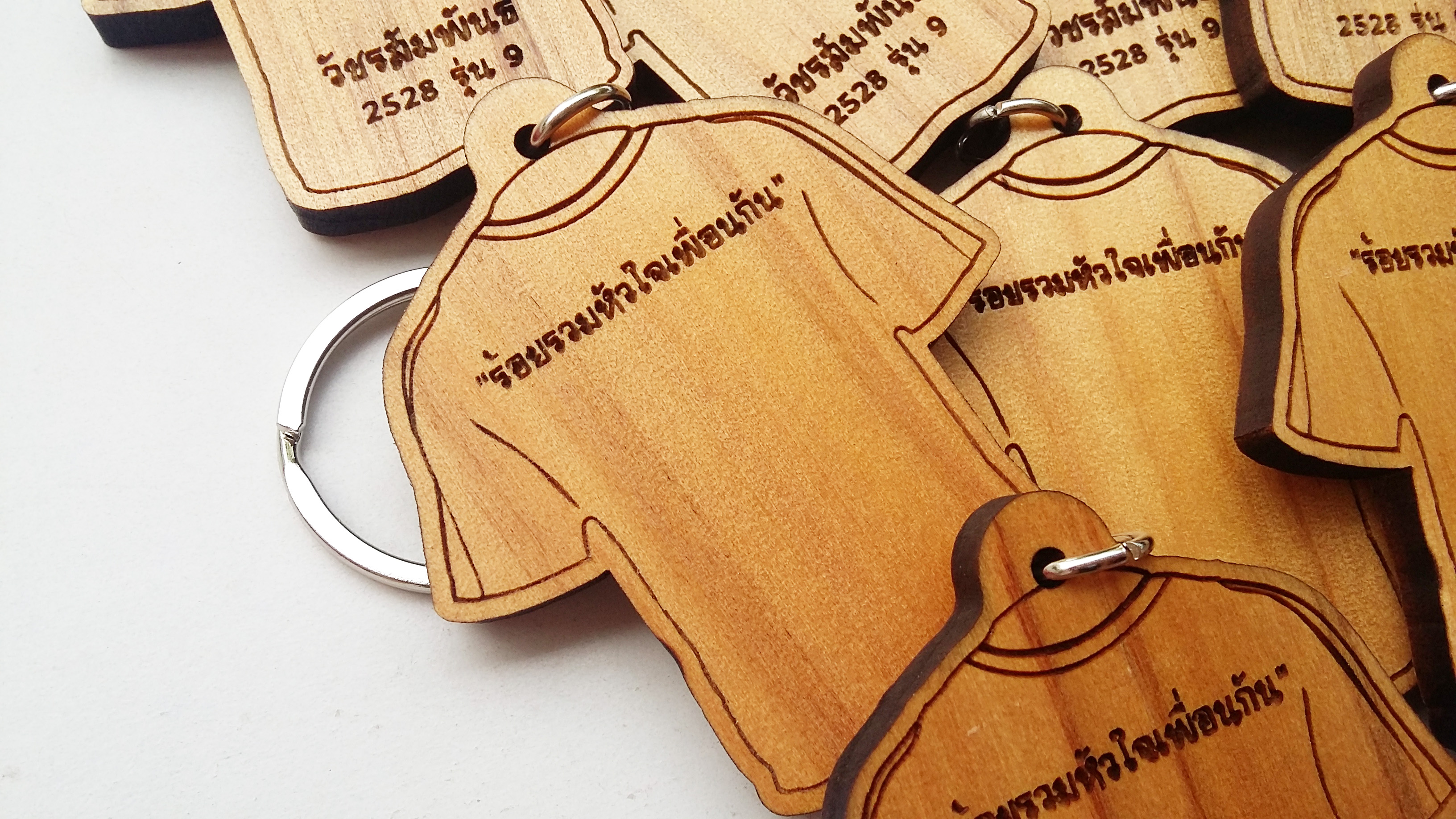 พวงกุญแจไม้ พวงกุญแจที่ระลึกประจำรุ่น/ของที่ระลึกกลุ่ม - วัชรวิทยาสัมพันธ์ 2528 รุ่น 9