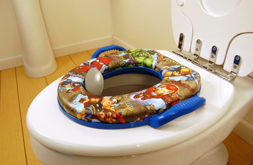 อุปกรณ์รองนั่งชักโครกสำหรับหนุ่มน้อย Marvel Heroes Soft Potty Seat