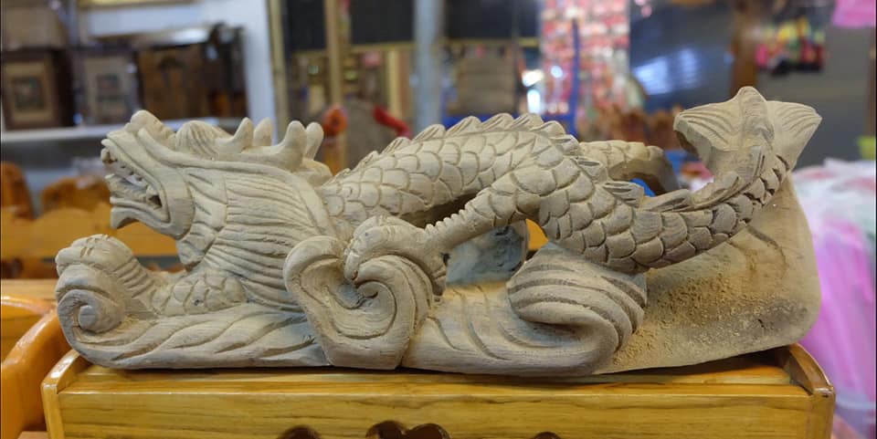 มังกร แกะจากไม้สักธรรมชาติ (ยาว14นิ้ว)