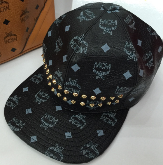 หมวก mcm cap ปักหมุด ปีกแบน สีดำ สอบถามได้ค่ะสต็อคเปลี่ยนตลอด