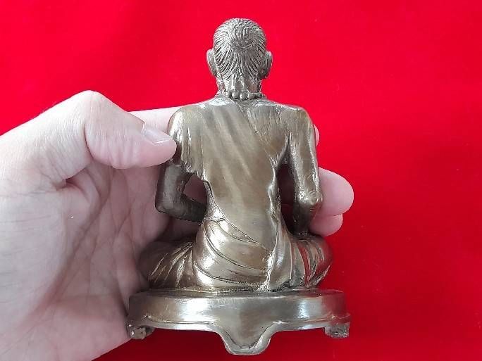 รูปหล่อ หมอชีวกโกมารภัจจ์ เนื้อทองเหลือง ปี2564 #รับประกันแท้ (ขนาดตั้งบูชา หน้าตัก3นิ้ว ฐาน3นิ้วครึ่ง สูง5นิ้ว)