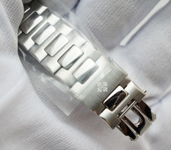 นาฬิกา patek philippe nautilus 5711/1A เกรด Mirror หน้าปัดสีขาว งานอย่างเทพ