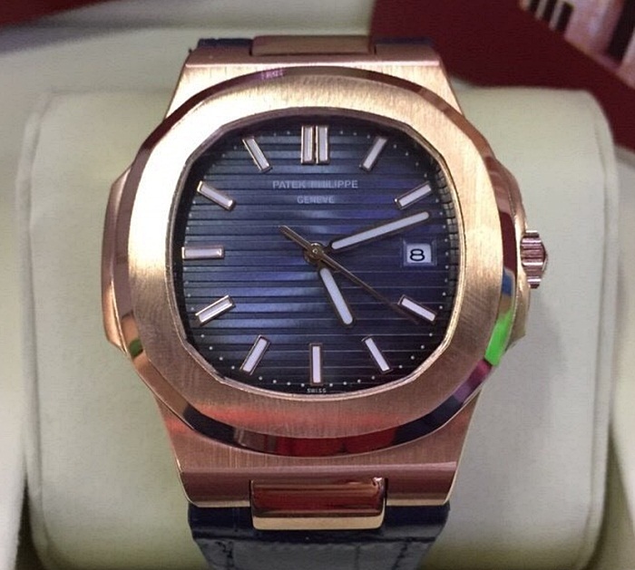 นาฬิกา Patek Philippe รุ่น Nautilus สี Pink Gold สายหนังสีดำ