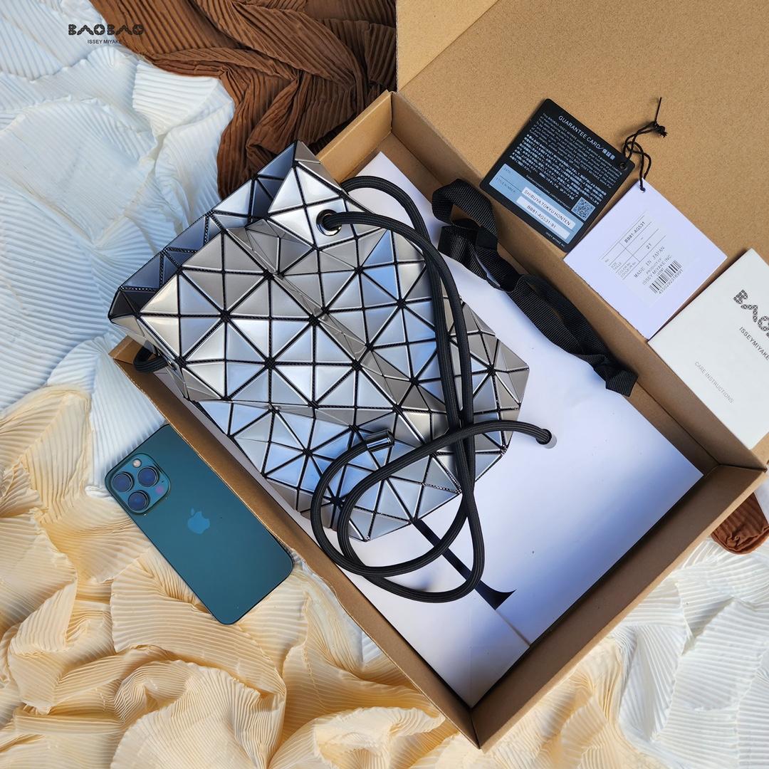 กระเป๋า issey wring ขนมจีบ 10 นิ้ว มีหลายสี