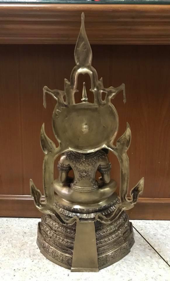 รูปหล่อ พระพุทธ ปางพระจักรพรรดิ์ องค์ใหญ่ (หน้าตัก9นิ้ว) เนื้อโลหะทองเหลือง