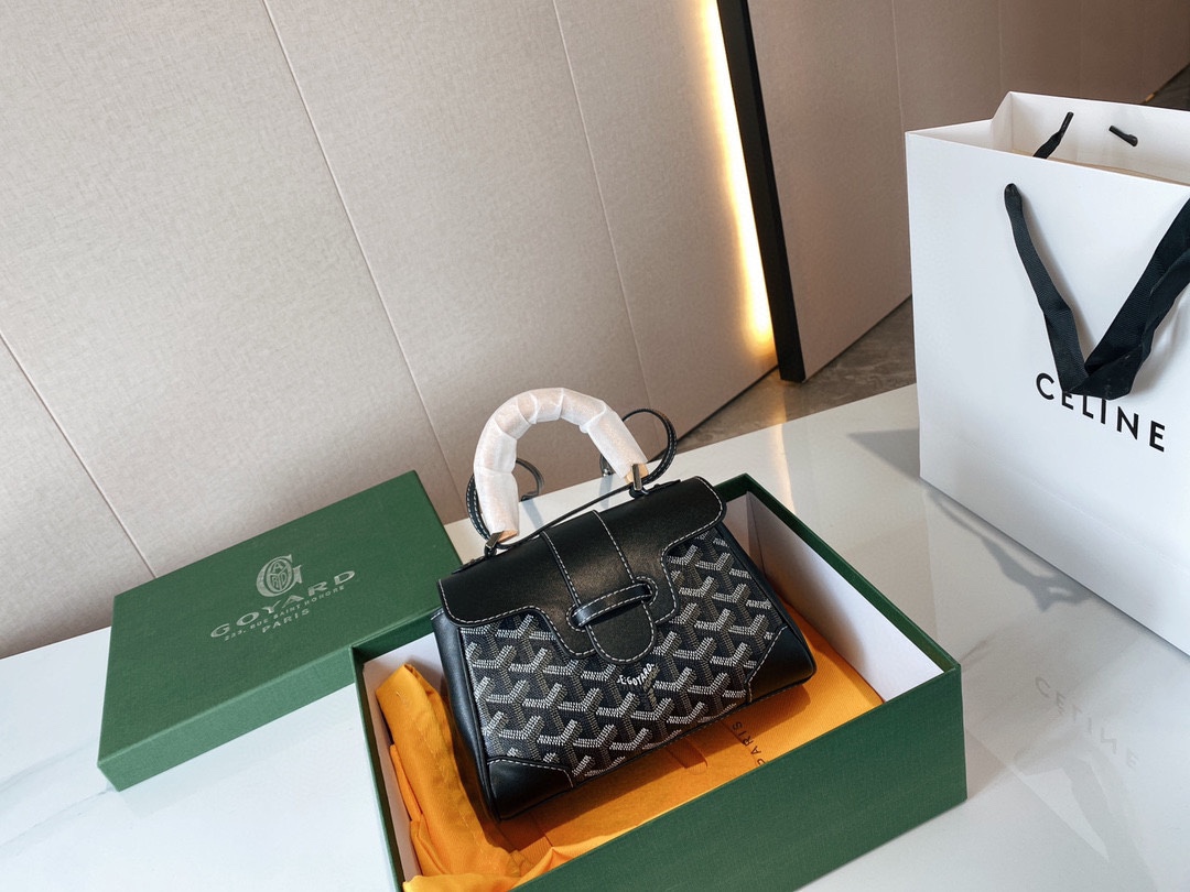 กระเป๋า goya mini saigon bag 20 cm มีหลายสีสอบถามได้ค่ะ