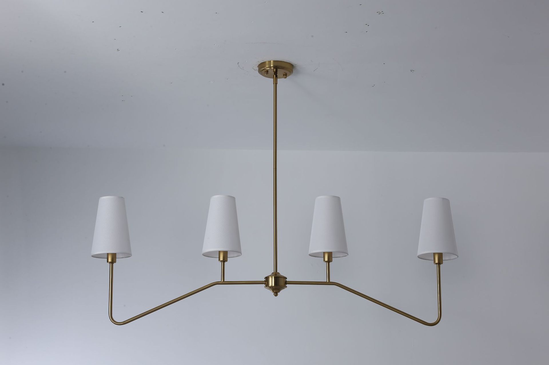 โคมไฟแขวนเพดานโครงเหล็กสไตล์อเมริกันหัวโคมทรงกรวยผ้าสีขาว [RN-6813]