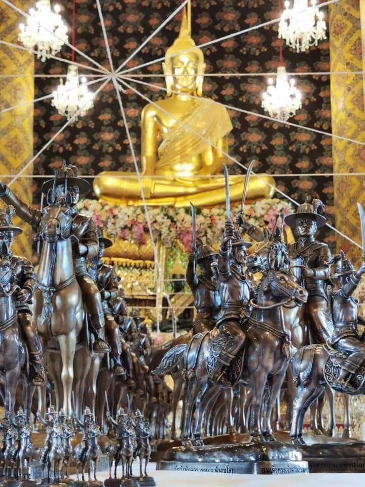 รูปหล่อ สมเด็จพระเจ้าตากสินมหาราช ทรงม้า (ขนาดสูง18นิ้ว) เนื้อทองเหลืองรมดำ