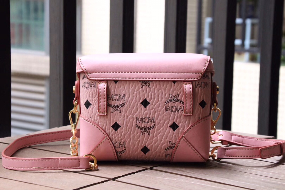 กระเป๋า mcm สะพายข้างหรือคาดเอวได้มีสายเปลี่ยน 16.5 * 12.5 cm