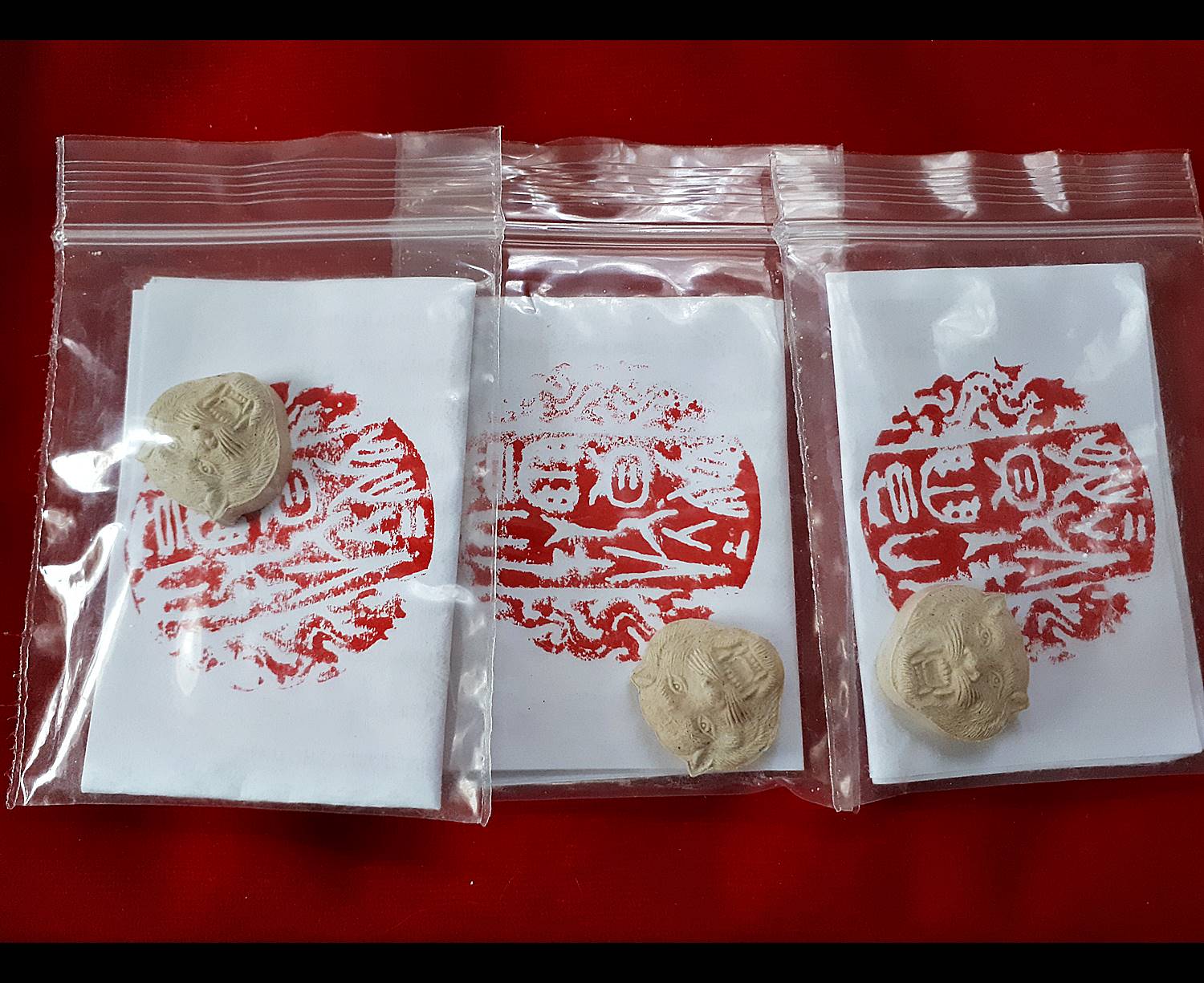 เสือ (#กันชง #มหาอำนาจ) (เนื้อผง รวมมวลสารต่างๆ ที่เกี่ยวกับเสือ) รุ่น1 ปี2561 #รับประกันแท้ - หลวงพ่อเล็ก วัดท่าขนุน เมตตาช่วยปลุกเสกเดี่ยว