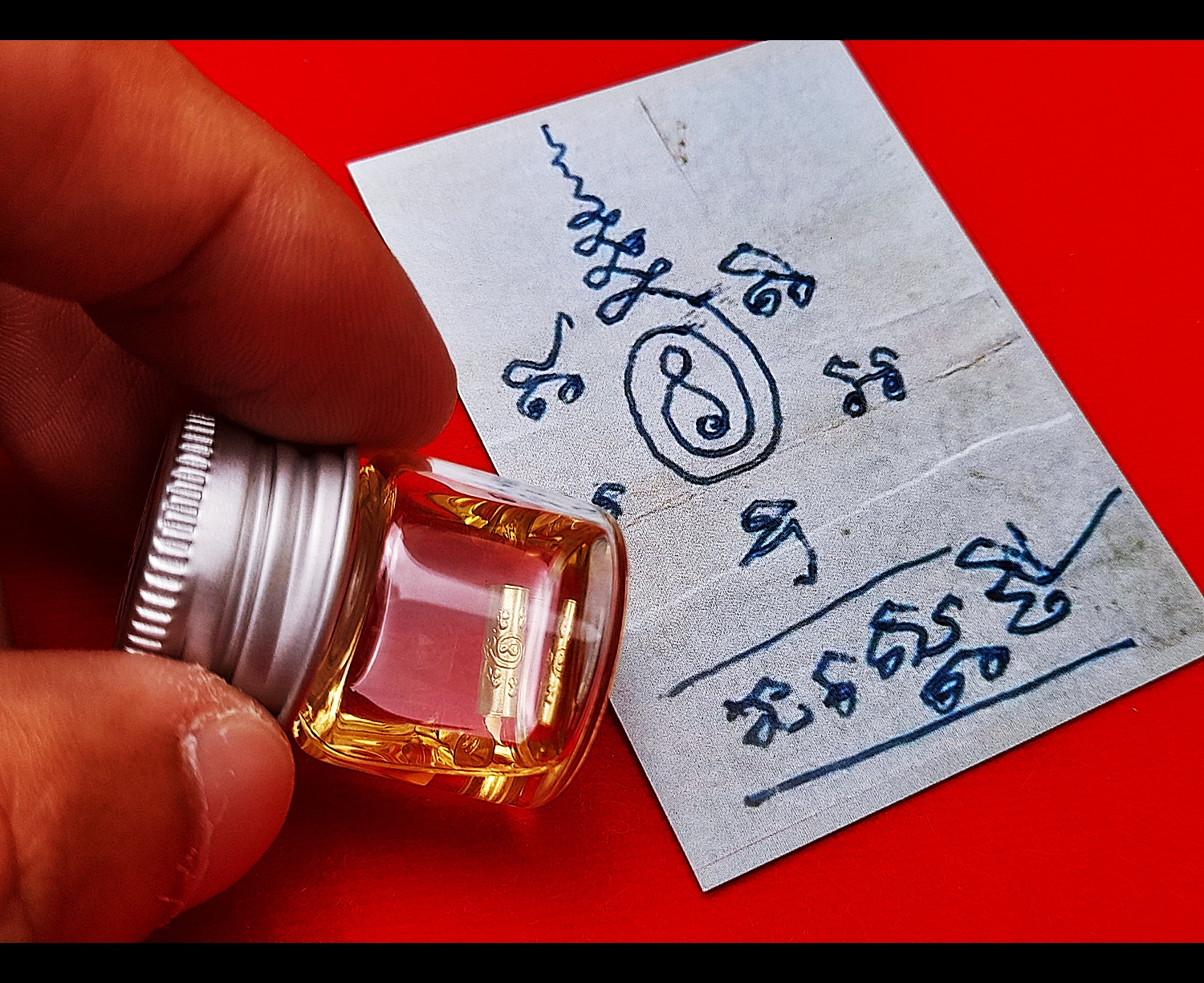 ตะกรุดยันต์นะเศรษฐี(มหาลาภ)(ตำหรับหลวงพ่อกวย วัดโฆสิตาราม) ดอกเล็ก จิ๋ว เนื้อเงินแท้ แช่น้ำมันจันทร์ ปี2564 #รับประกันแท้