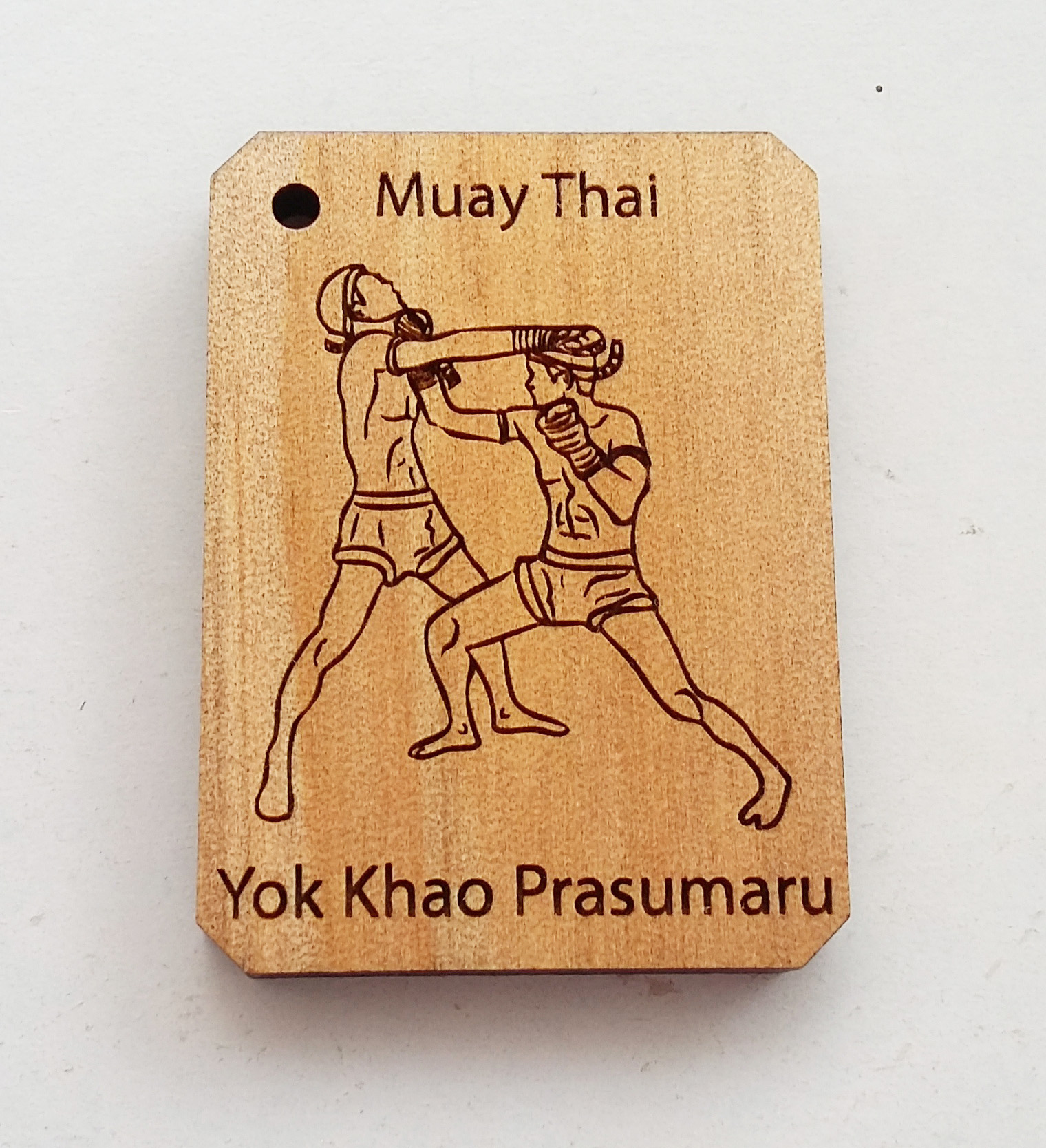 พวงกุญแจไม้แกะสลัก แม่ไม้มวยไทย-ยกเขาพระสุเมรุ