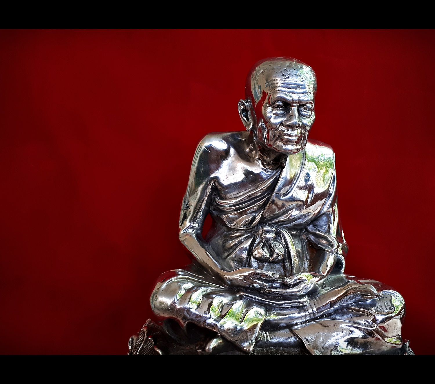 หลวงปู่ทวด องค์ใหญ่ หน้าตัก 9นิ้ว เนื้อเงิน