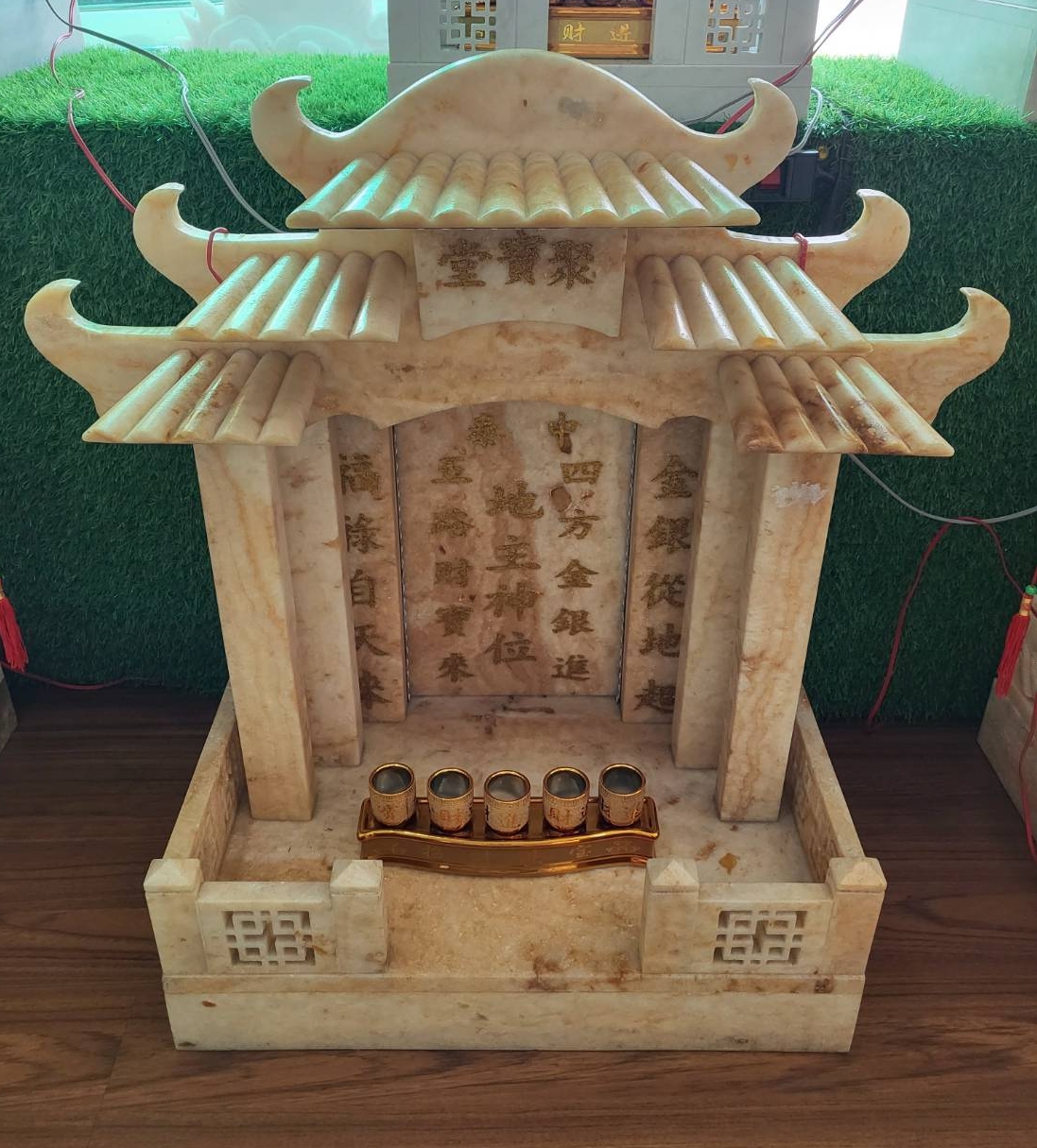 ศาลเจ้าที่หินอ่อนน้ำผึ้งทรงโมเดิร์นเขามังกร ขนาด24นิ้ว 4เสา 5หลังคา