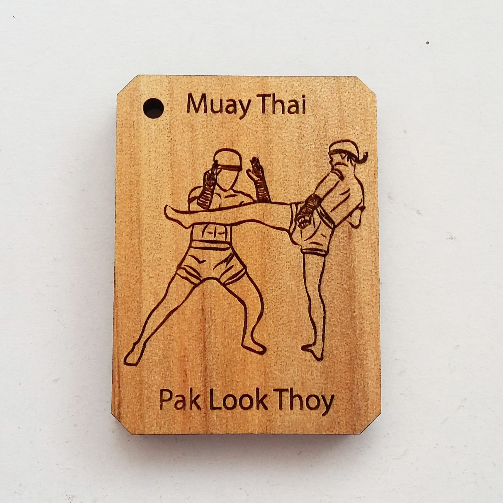 พวงกุญแจไม้แกะสลัก แม่ไม้มวยไทย-ปักลูกทอย