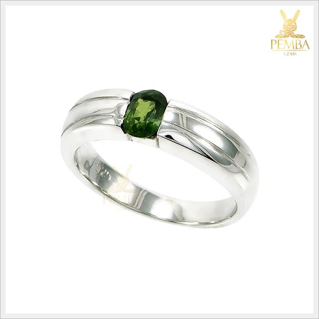 แหวนเขียวส่องแท้ สีเขียวใสไฟดี เงินแท้925 ชุบทองคำขาว แหวนพลอยแท้