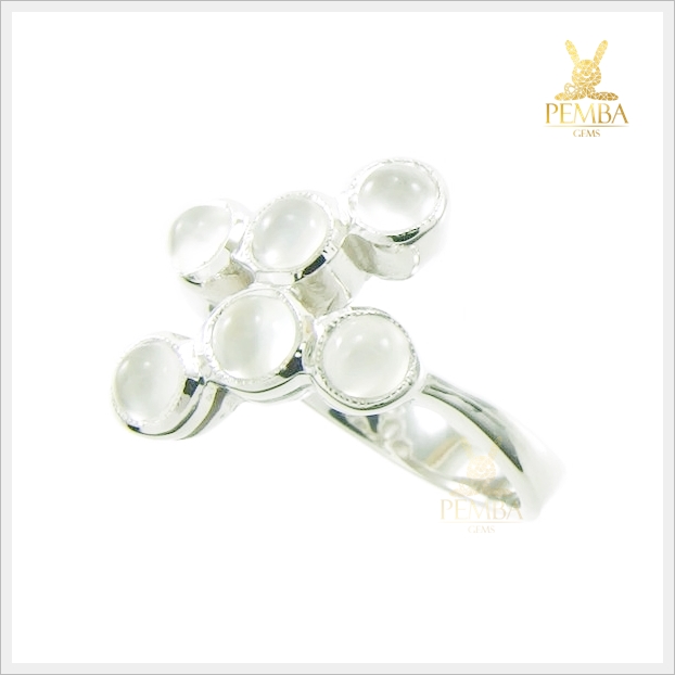 แหวนมูนสโตนแท้ สีขาวนวล ดีไซส์สุดเก๋