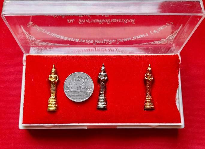 หลวงพ่อไหลมาเทมา (พระพุทธรูปปางอุ้มบาตร) 3เนื้อ ชุบเงิน ชุบทอง ชุบนาก ปี2545 #รับประกันแท้