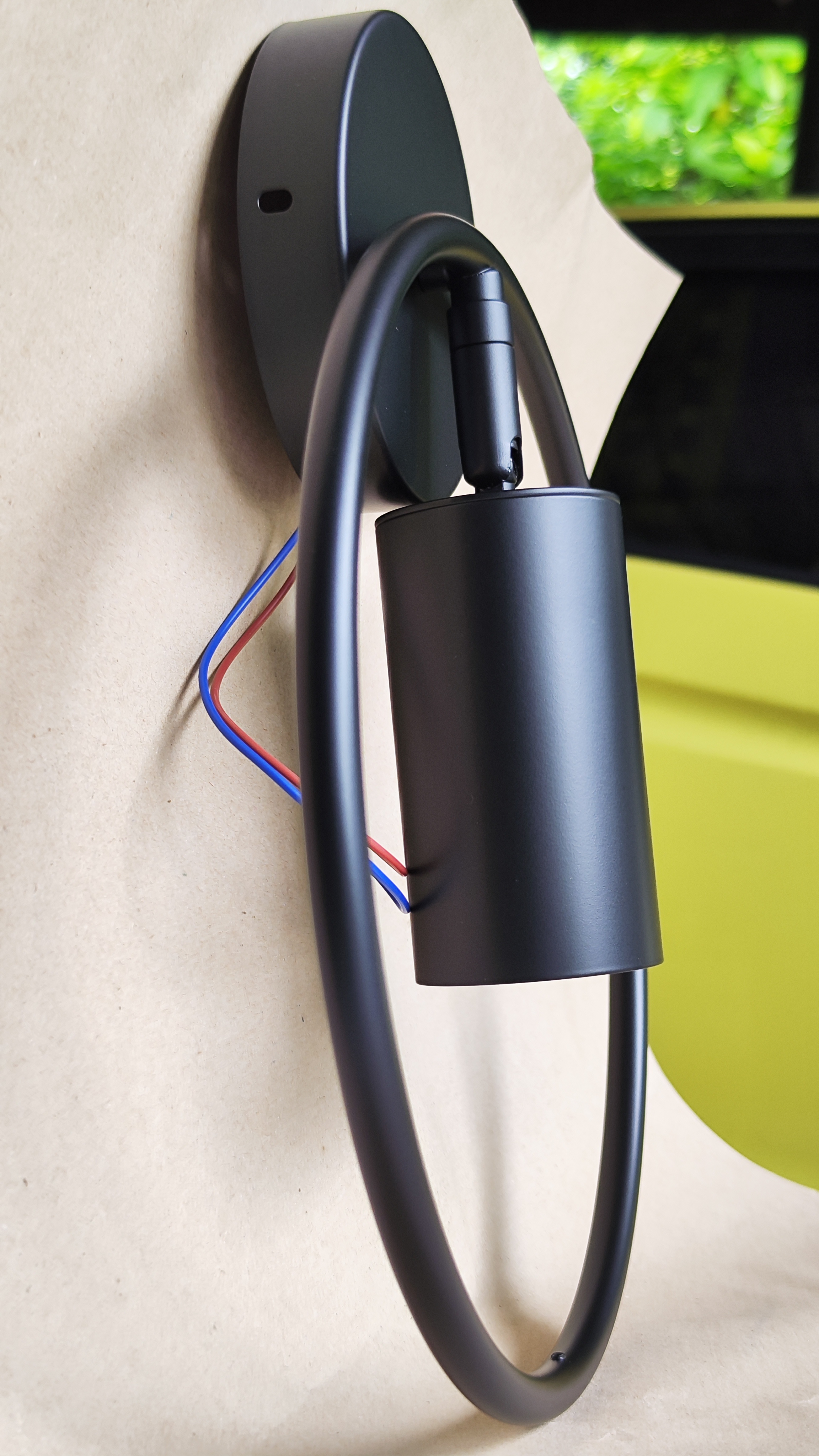 โคมไฟติดผนังภายในทรงกระบอกมีห่วงวงกลม 28x33cm [YY-0923]