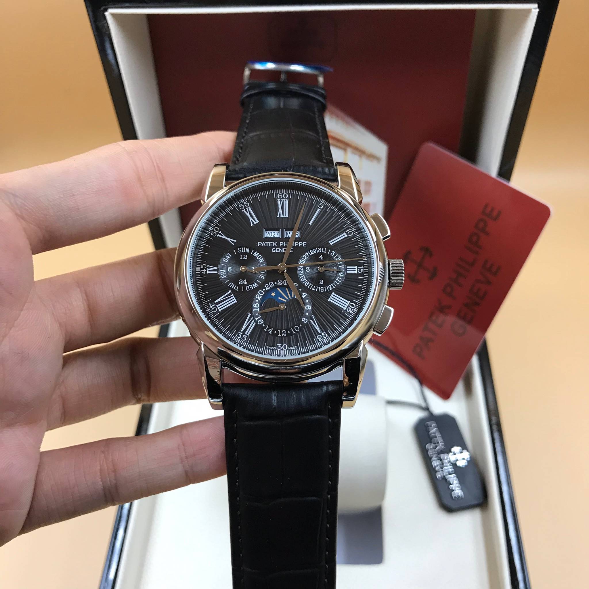 นาฬิกา Patek Philippe Perpetual Calendar หน้าปัดสีดำ สายหนังดำ งาน Mirror Swiss