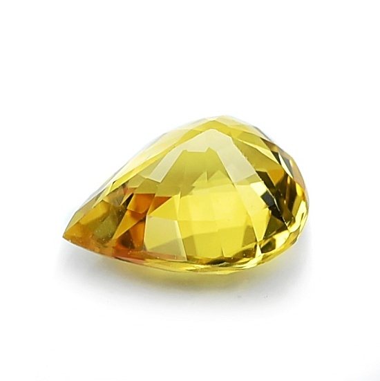 Thai Yellow Sapphire พลอยบุษราคัม บางกะจะ จันทบุรี รูปหยดน้ำ น้ำหนัก 1.85 กะรัต สีเหลืองทอง หวานสวย ไฟดี