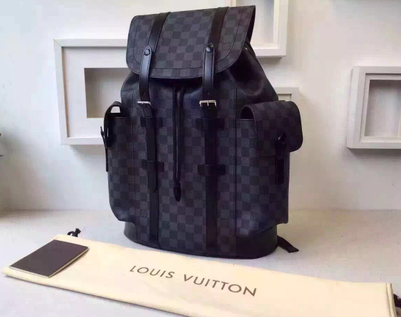 กระเป๋าเป้ lv christopher pm damier graphite men backpack