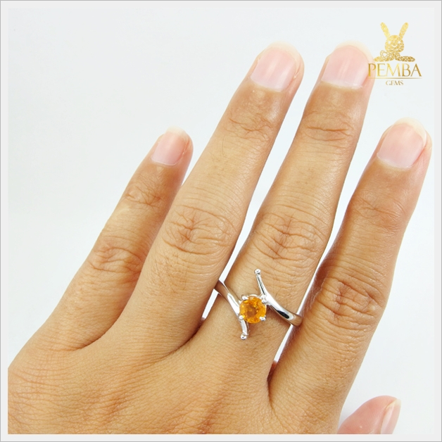 แหวนบุษราคัมแท้ เม็ดเดี่ยวเก๋ๆ เงินแท้ ชุบทองคำขาว แหวนพลอยแท้